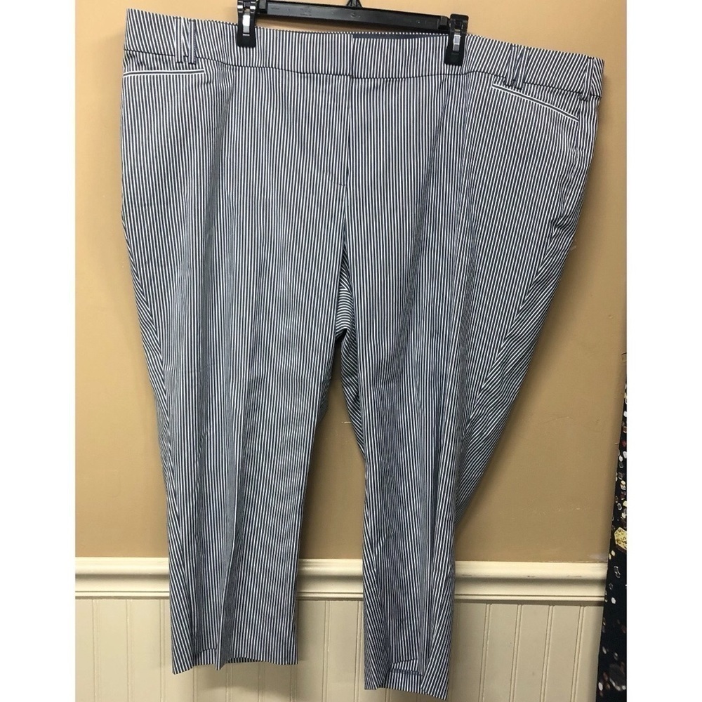 Lane Bryant The Allie Dress Pants Skinny Crop Size 26 White & Blue Striped NWT